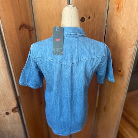 Levi button down - Picture 2 of 4